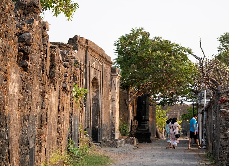Explore the ruins of Kolaba Fort
